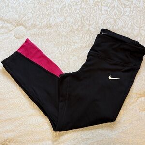 Nike Dri-FIT Running Capris Leggings in Black with Pink Accent
